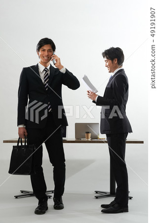 Businessman working 49191907