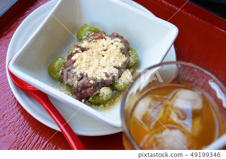 Take a break with tea dumplings 49199346