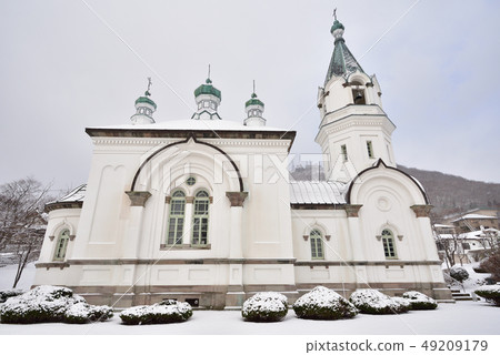 Photographing the scenery of Orthodox Church in Motomachi, Hakodate, Hokkaido Hakodate, Hokkaido in the early morning of the snowy early March 49209179