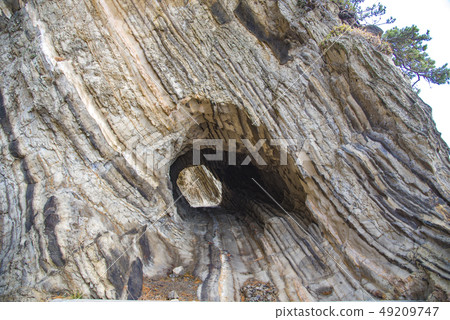 [Arasaki Coast Cave] 49209747