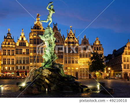 Antwerp Grote Markt with famous Brabo statue and fountain at night, Belgium Antwerp Grote Markt with famous Brabo statue and fountain at night, Belgium 49210018