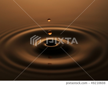 Water ripple / Brown 49210608