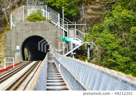 View the iron bridge and tunnel from Oigawa Shindo Ikawa Line Koyuki Mai Oku Ooi Kokami Station View the iron bridge and tunnel from Oigawa Shindo Ikawa Line Koyuki Mai Oku Ooi Kokami Station 49212201