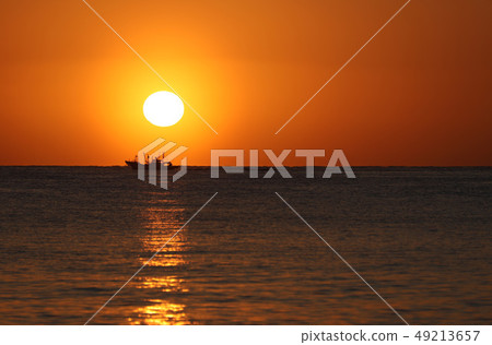 Sunrise on the Kujihama coast late March Hitachi City, Ibaraki Prefecture 49213657