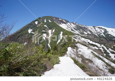 High Tsumayama of the remaining snow 49224826
