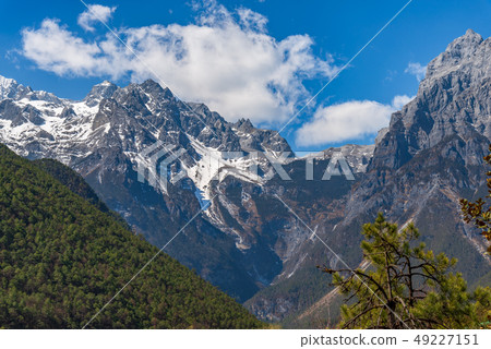 中國麗江玉龍雪山 中国観光スポット China Jade Dragon Snow Mountain 49227151