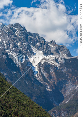 中國麗江玉龍雪山 中国観光スポット China Jade Dragon Snow Mountain 中國麗江玉龍雪山 中国観光スポット China Jade Dragon Snow Mountain 49227154