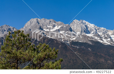 中國麗江玉龍雪山 中国観光スポット China Jade Dragon Snow Mountain 49227522