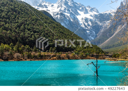 中國麗江玉龍雪山 中国観光スポット China Jade Dragon Snow Mountain 49227643