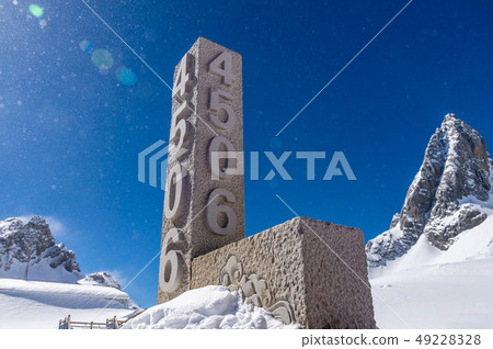 中國麗江玉龍雪山 中国観光スポット China Jade Dragon Snow Mountain 49228328