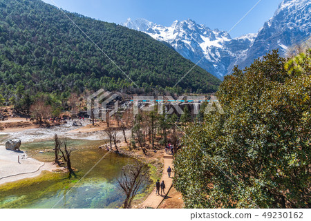 中國麗江玉龍雪山 中国観光スポット China Jade Dragon Snow Mountain 49230162