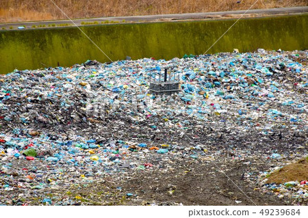 Landfill disposal site 49239684