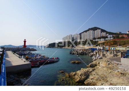 釜山Kagejima海岸線有許多沉船塊 49250158