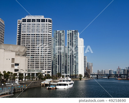 Tennozu Isle and high-rise apartment in seaside area 49258690