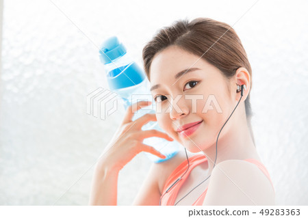 女式運動服 女式運動服 49283363