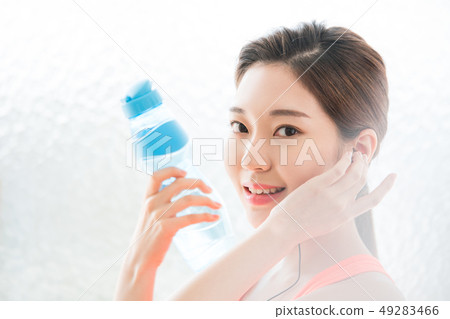 女式運動服 49283466
