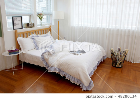 床和被子，窗簾 49290134