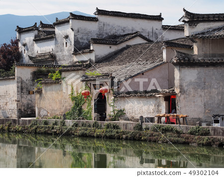 中國安徽省，世界遺產“安徽南部的老村莊”〜洪村/安徽宏村，中國 49302104