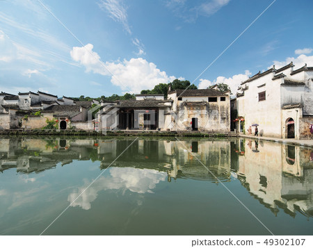 中國安徽省，世界遺產“安徽南部的老村莊”〜洪村/安徽宏村，中國 49302107