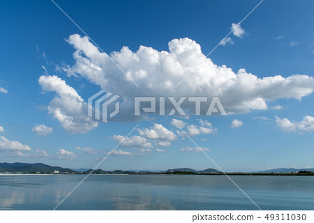 仲夏西湖和夏天雲彩天空 49311030