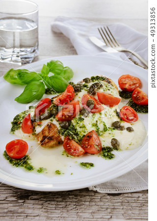 chicken breast 49313856
