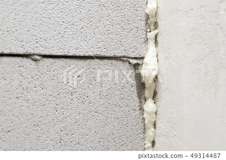 filled the gap with foam 49314487