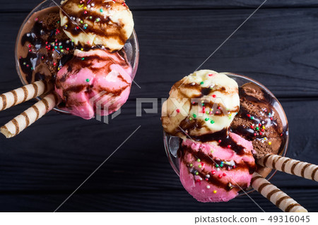 Ice creeam in sundae 49316045