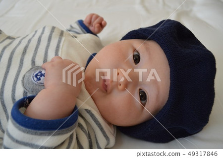 戴著帽子的嬰兒 49317846