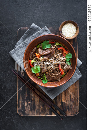 Stir fried soba and beef 49318482