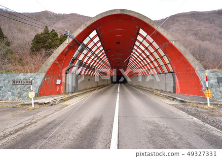 Photographing the landscape of the Motsu multi tunnel in Setaga, Hokkaido 49327331