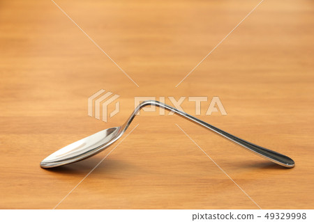 彎曲的湯匙。魔術，心靈圖像等 49329998