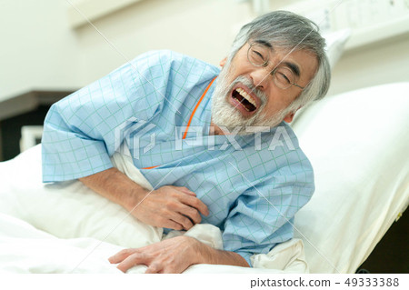 Medical image ill health male senior Medical image ill health male senior 49333388