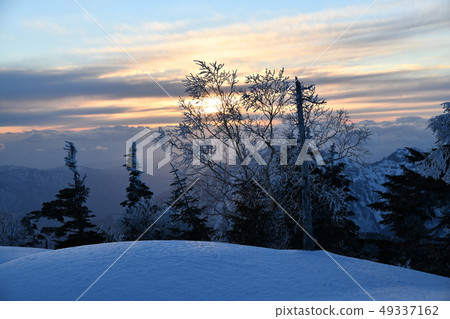 冬天的西穗高 49337162