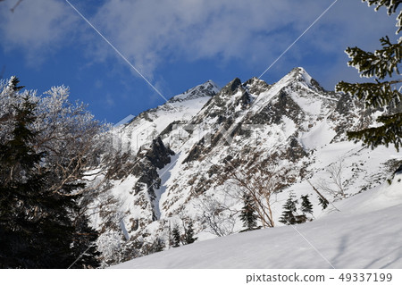 冬天的西穗高 49337199