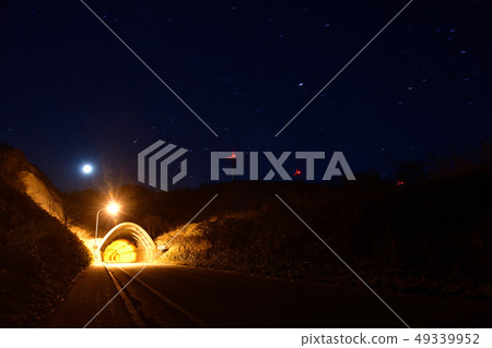 Taking a night view of the Keiki tunnel in Ehime-cho, Hokkaido 49339952