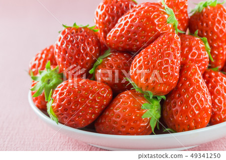 Mature strawberries 49341250