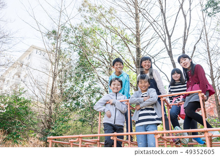 Elementary school playground equipment Elementary school playground equipment 49352605