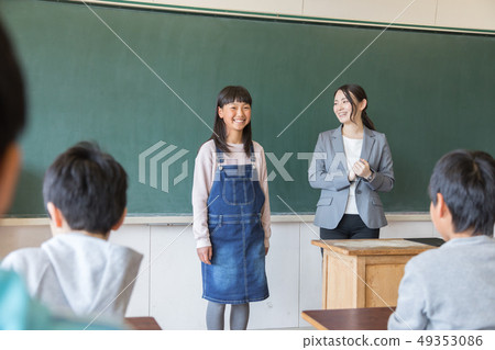 Primary school student image Day-to-day transfer student Primary school student image Day-to-day transfer student 49353086