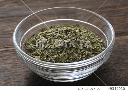 (Herb) Marvary (Herb) Marvary 49354010