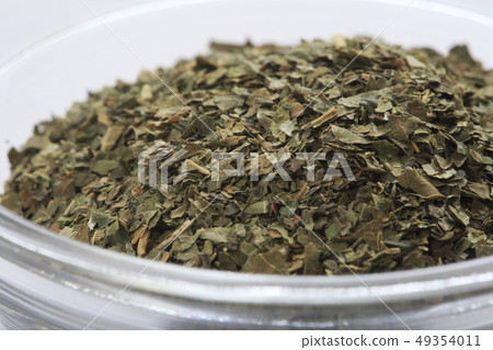 (Herb) Marvary (Herb) Marvary 49354011