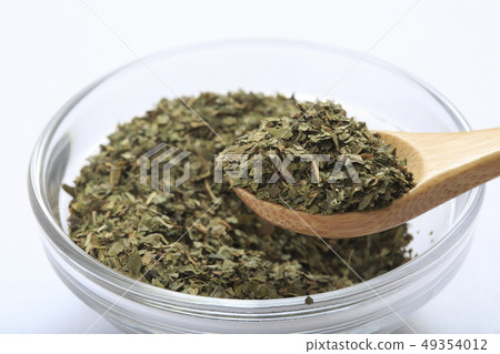(Herb) Marvary (Herb) Marvary 49354012
