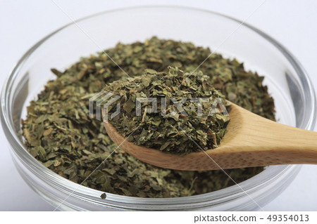 (Herb) Marvary (Herb) Marvary 49354013