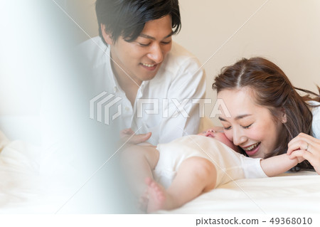嬰兒，家庭，父母和孩子，家庭 49368010
