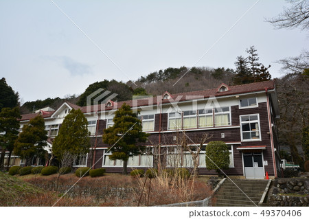 I went to the old wreath elementary school # 7 I went to the old wreath elementary school # 7 49370406