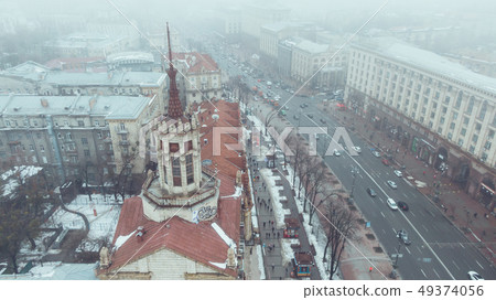 Khreshchatyk is the main street of Kiev. 49374056