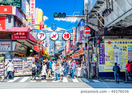 東京Ameyoko入口正面圖(禦徒町邊) 東京Ameyoko入口正面圖(禦徒町邊) 49376036