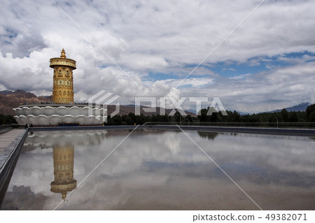 Qinghai Qinghai Guixing / Chinese Fortune Wheel / Zhonghua Fuyunlun, Guide, China 49382071