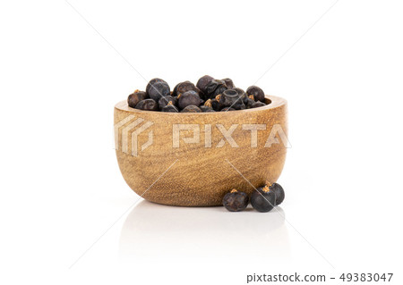 Dry juniper berries isolated on white 49383047