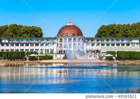 Hollersee lake in Burgerpark, Bremen 49383821