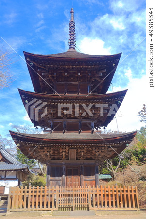 [Nagano Prefecture] Triple-storied pagoda of Maeyama Temple under sunny weather 49385343